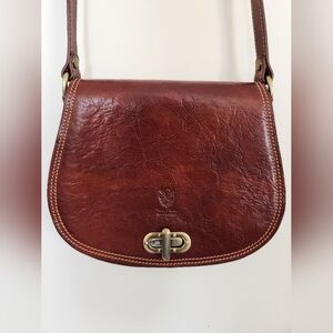 Vera Pelle Chestnut Brown Leather Crossbody Bag